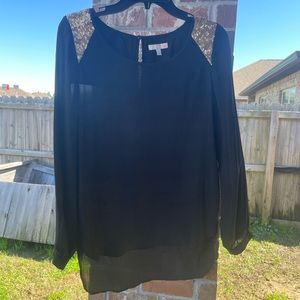 Black and gold sequins Gianni Bini high-low shirt